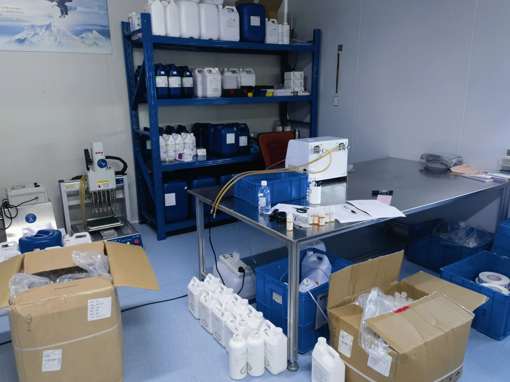 VAPE工場のリキッド充填工程