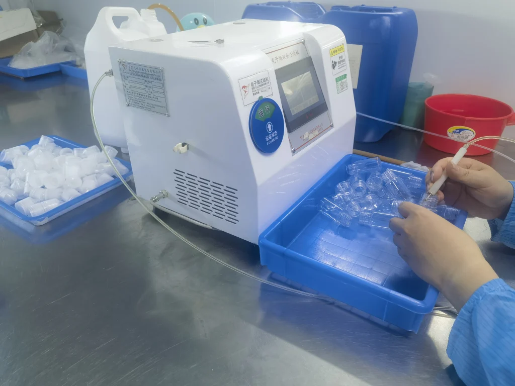 VAPE工場のリキッド充填工程